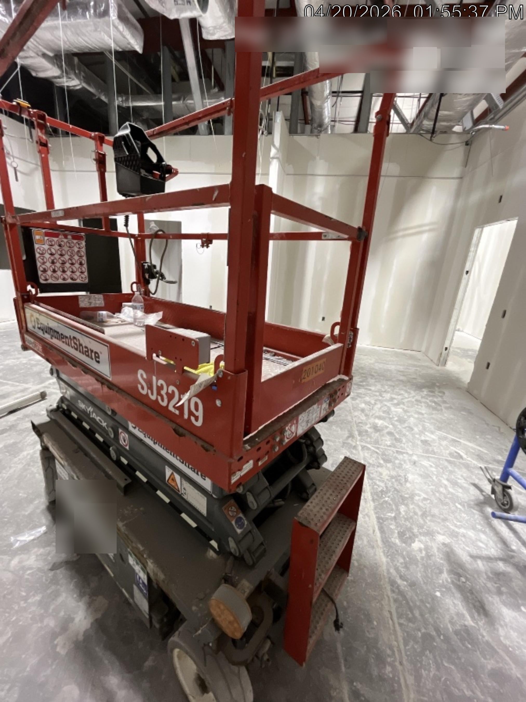 2022 JLG ES3246