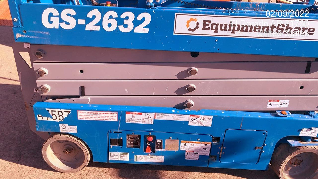 2019 Genie GS-2632 Folding rails with half height swing gate