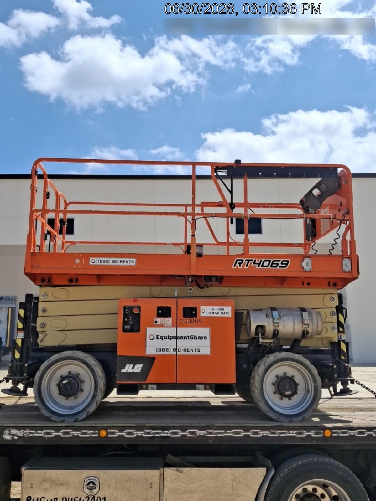 2022 JLG RT4069