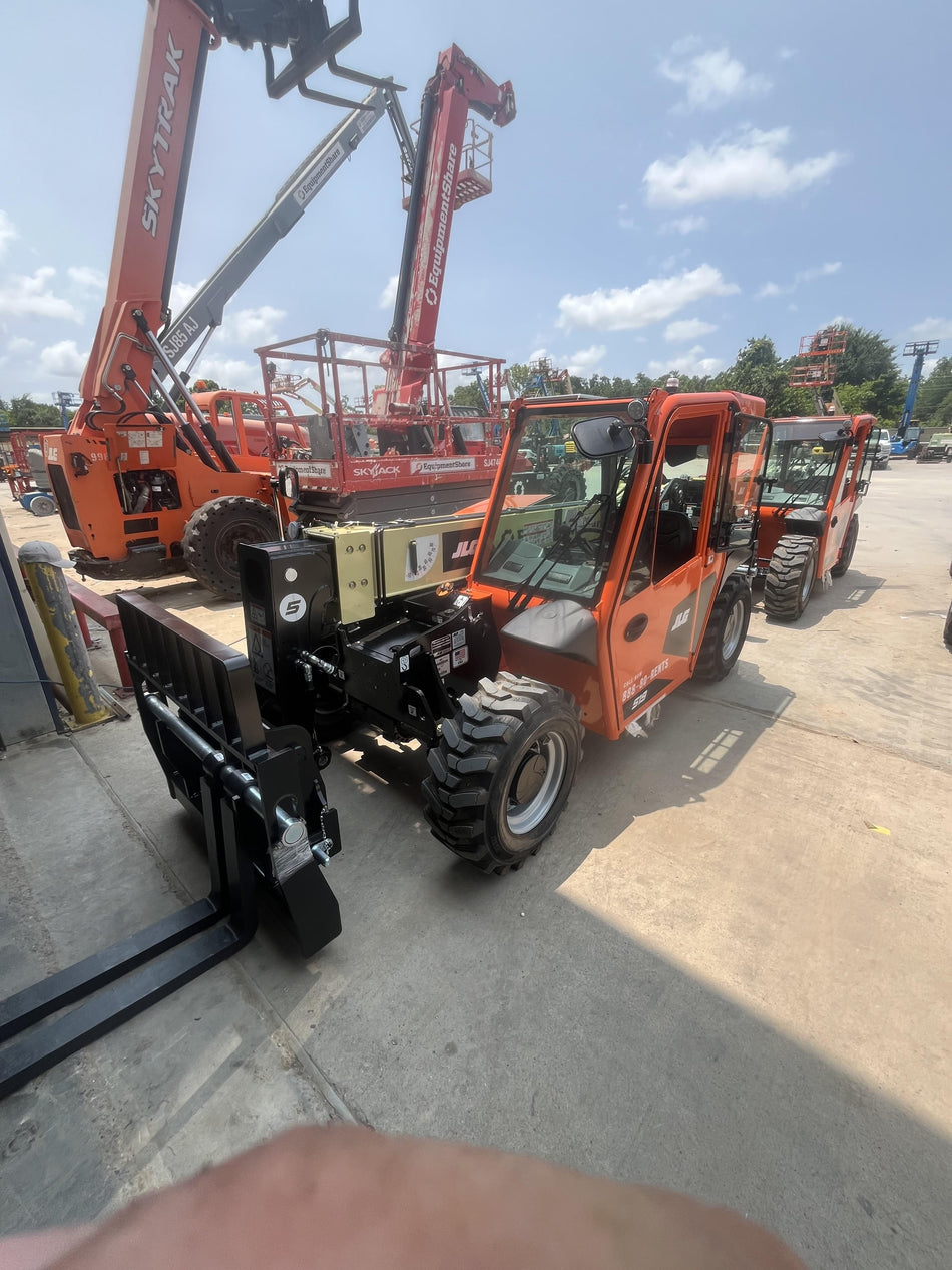 2026 JLG 519