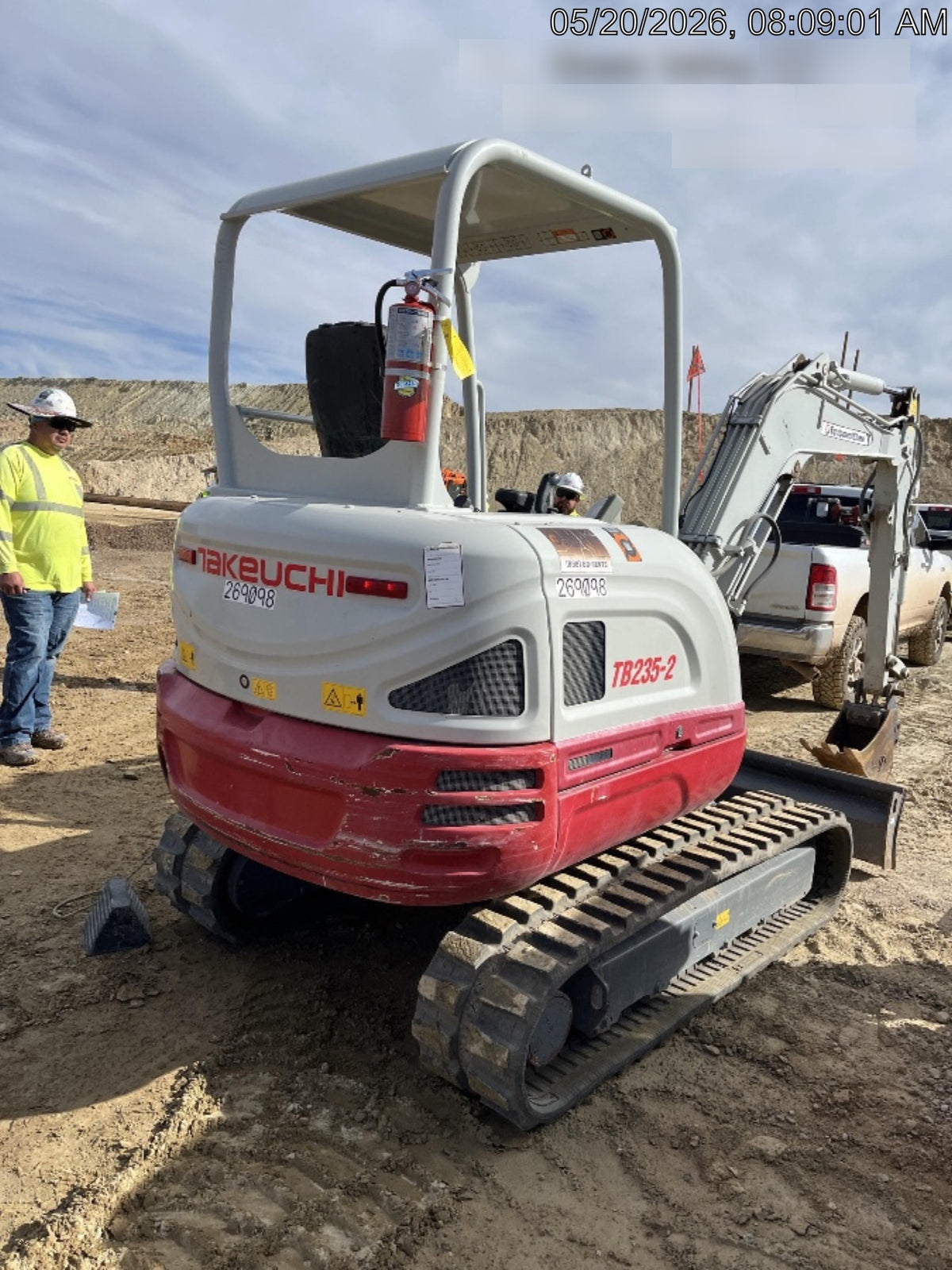 2022 TAKEUCHI TB235-2R