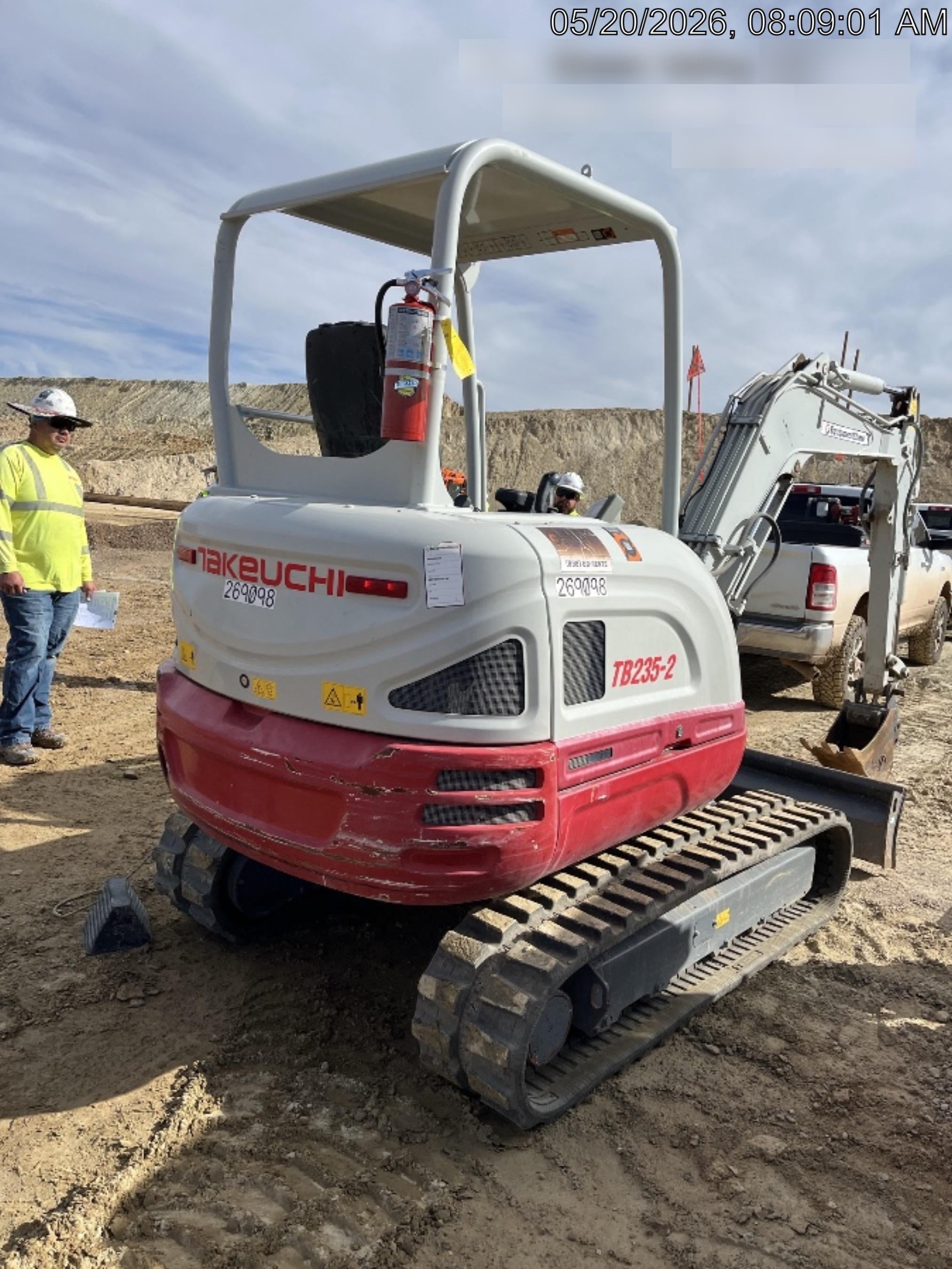 2022 TAKEUCHI TB235-2R