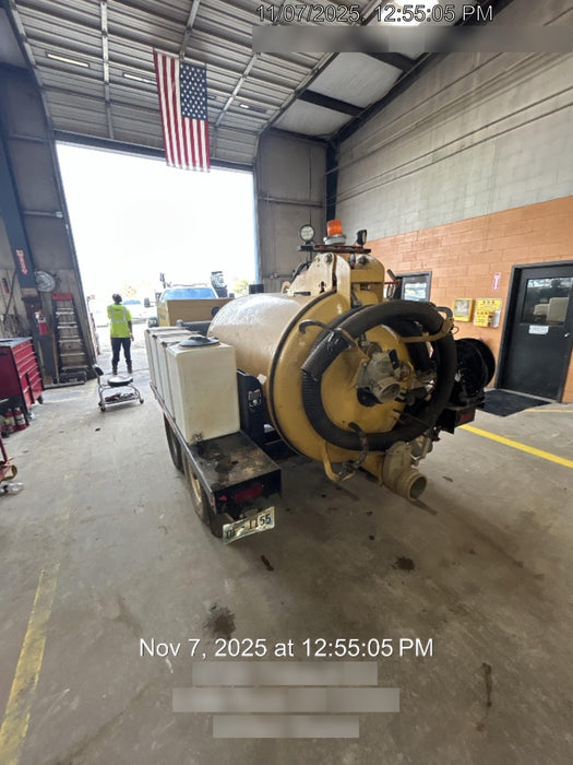 2021 Vac-Tron LP573XDT T4 Koehler Diesel Engine, 500 Gallon Debris Tank, x2 100 Gallon Water Tanks