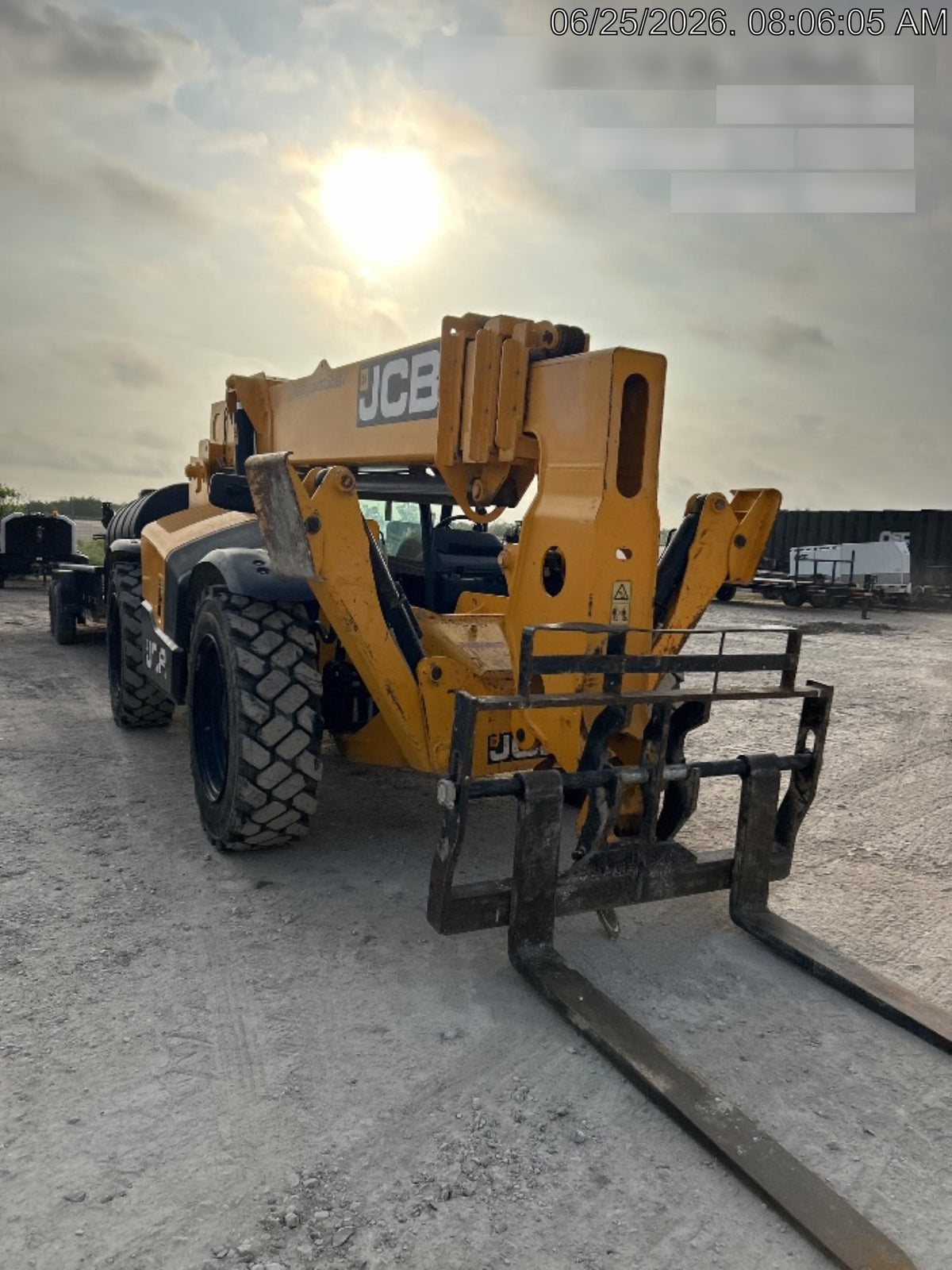 2023 JCB 510-56