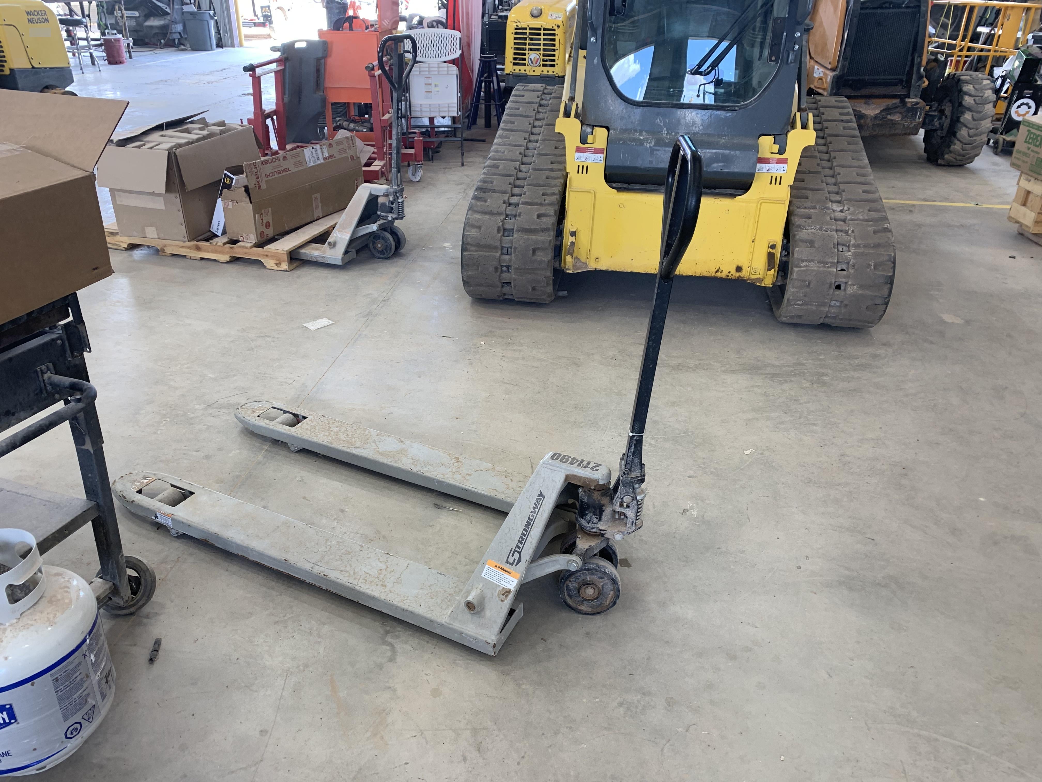 2022 STRONGWAY 4400 lb Pallet Jack