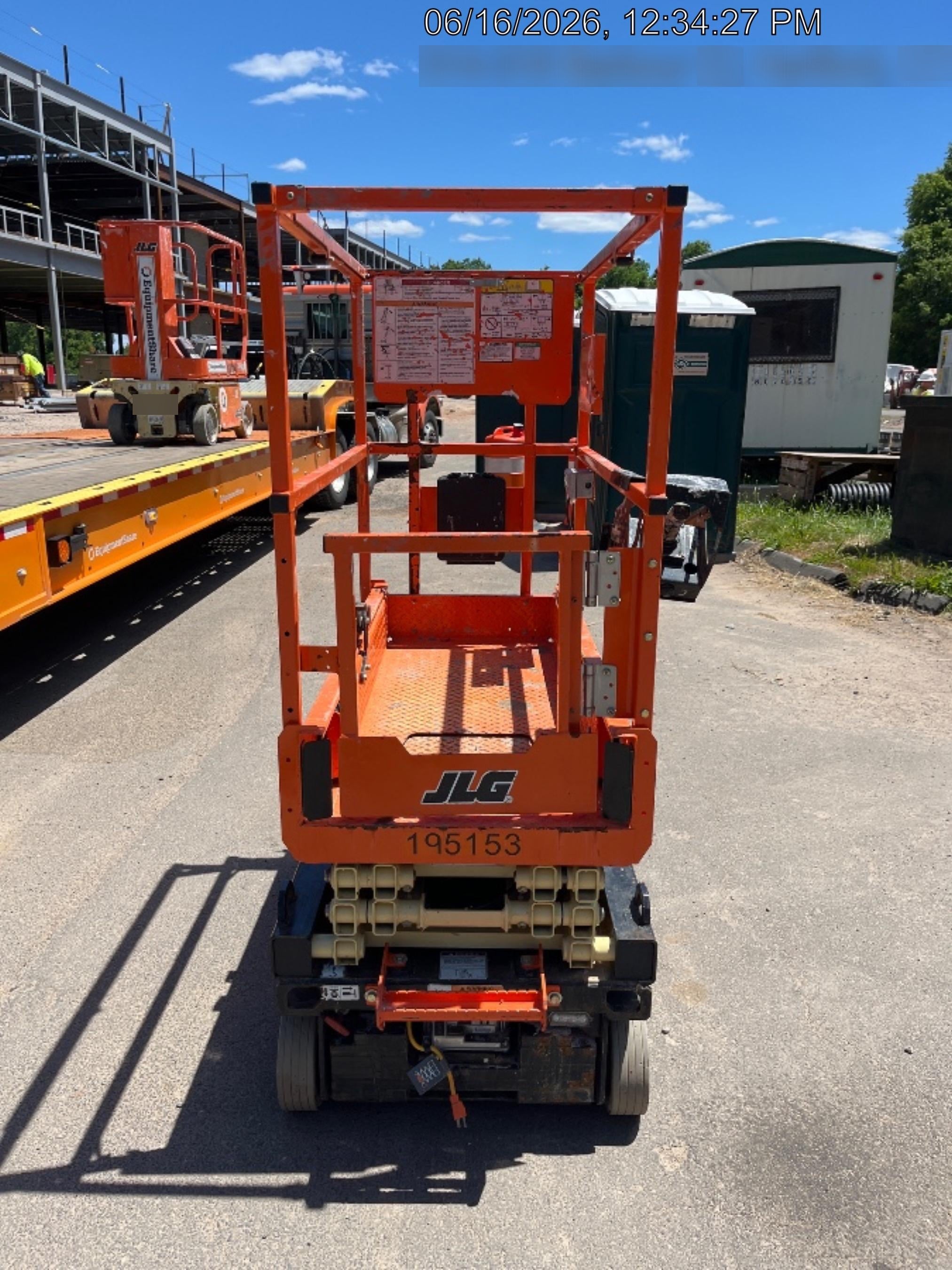 2021 JLG ES1330L