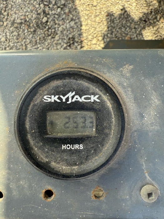 2018 Skyjack SJIII-3219 Skyjack SJIII3219 Scissor Lift w/Trojan Batteries