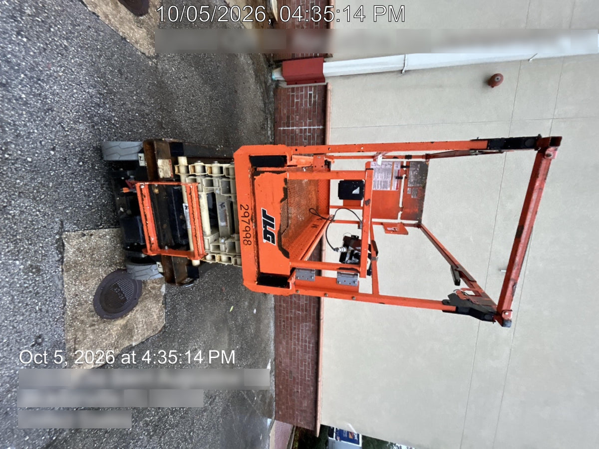 2023 JLG ES1932
