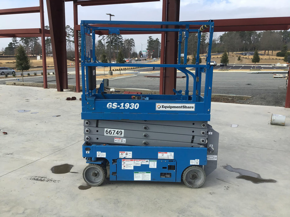 2020 Genie GS-3246 Standard, Folding full height swing gate