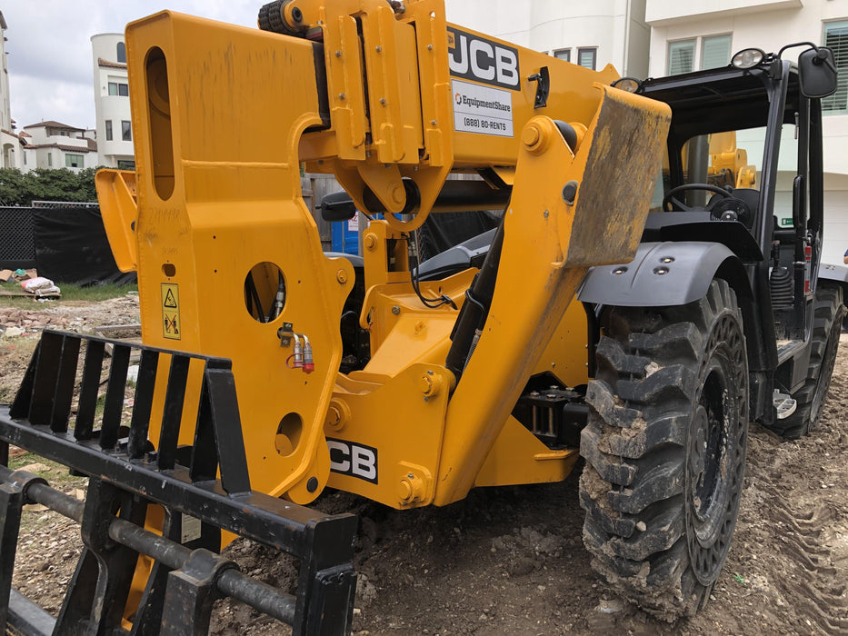 2019 JCB 510-56 Open ROPS, 74 HP, Solid Tires, Worklights, Beacon, Aux Hydraulics, Lifting Eye w/60" Carriage/60" Forks