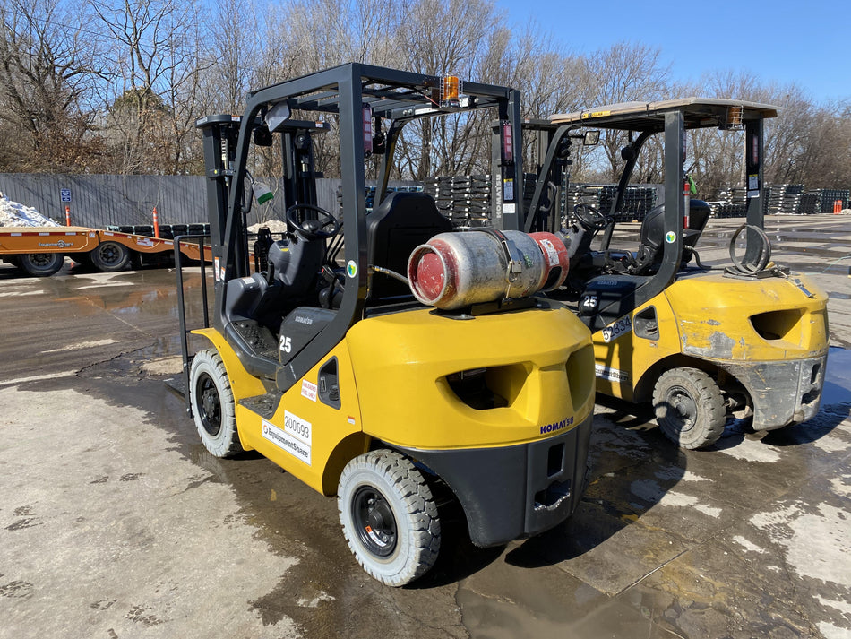 2022 KOMATSU FG25T-16