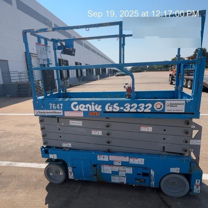 2017 Genie GS-3232 Genie GS3232 Lift w/Folding Rails and Swing Gate