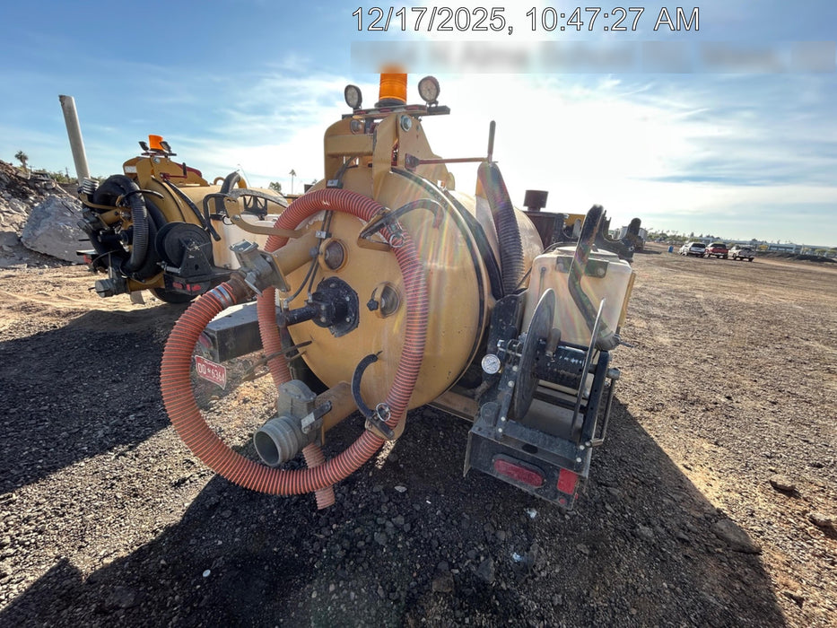 2022 Vac-Tron LP573XDT T4 Koehler Diesel Engine, 500 Gallon Debris Tank, x2 100 Gallon Water Tanks