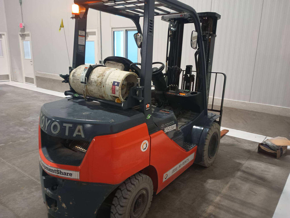 2022 TOYOTA 50-8FGU25