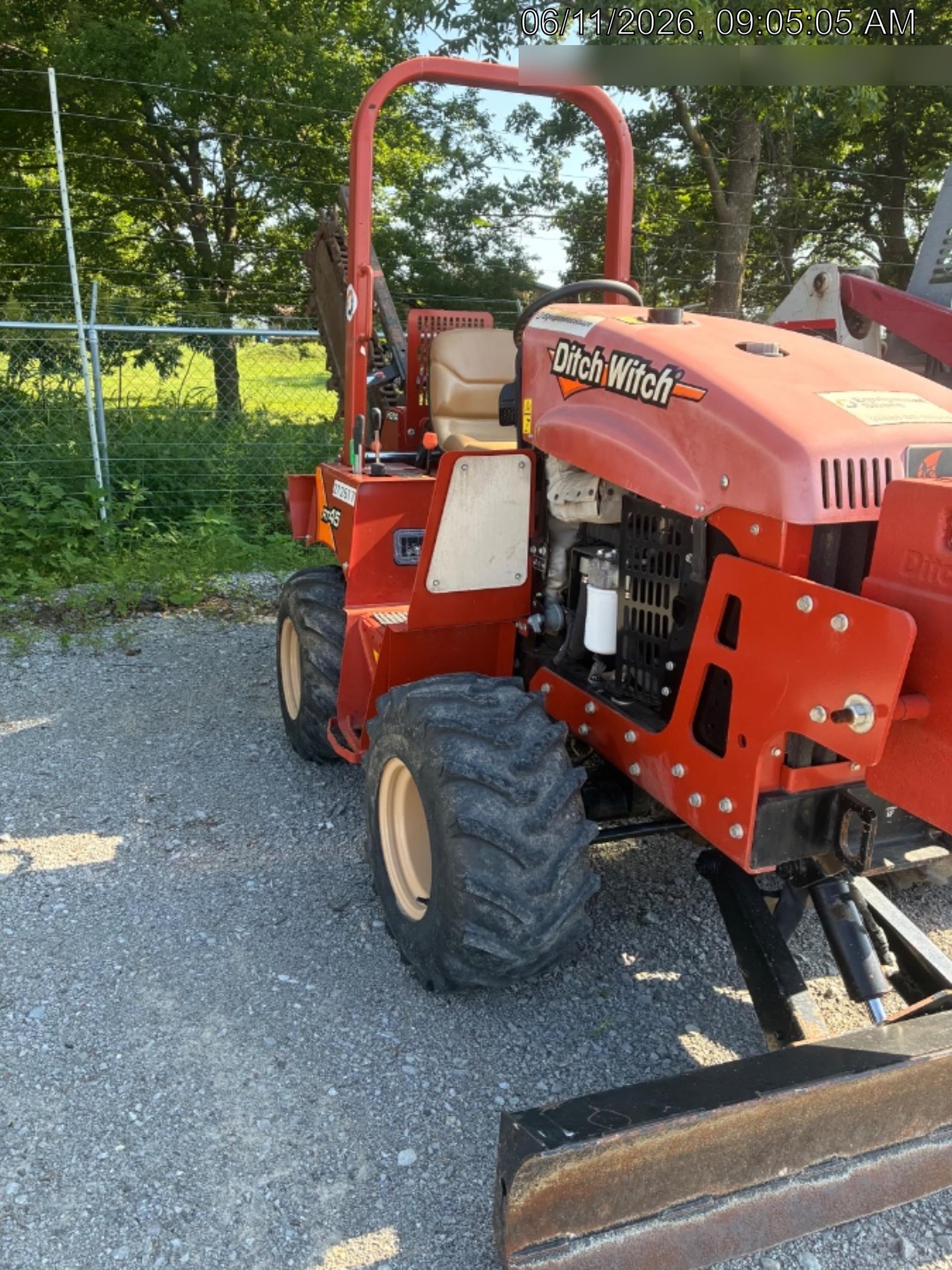 2022 DITCH WITCH RT45A