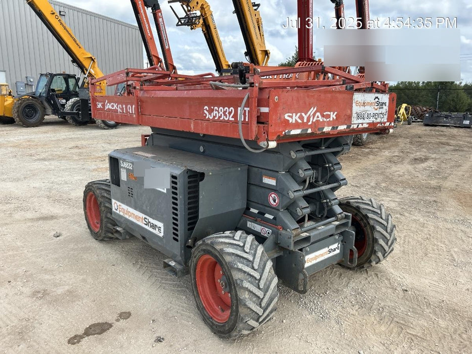 2017 SKYJACK SJ6832 RT