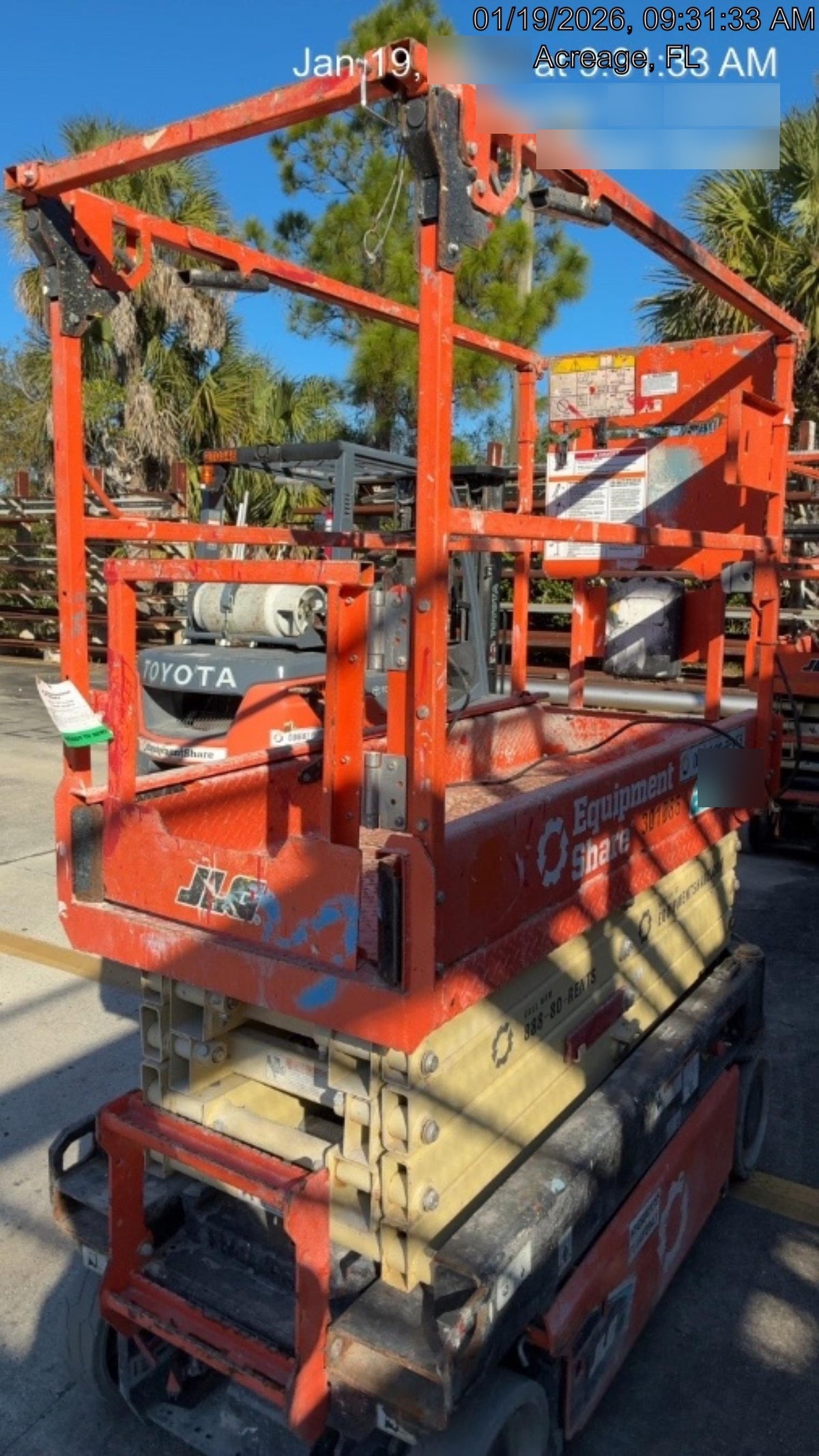 2023 JLG ES1932