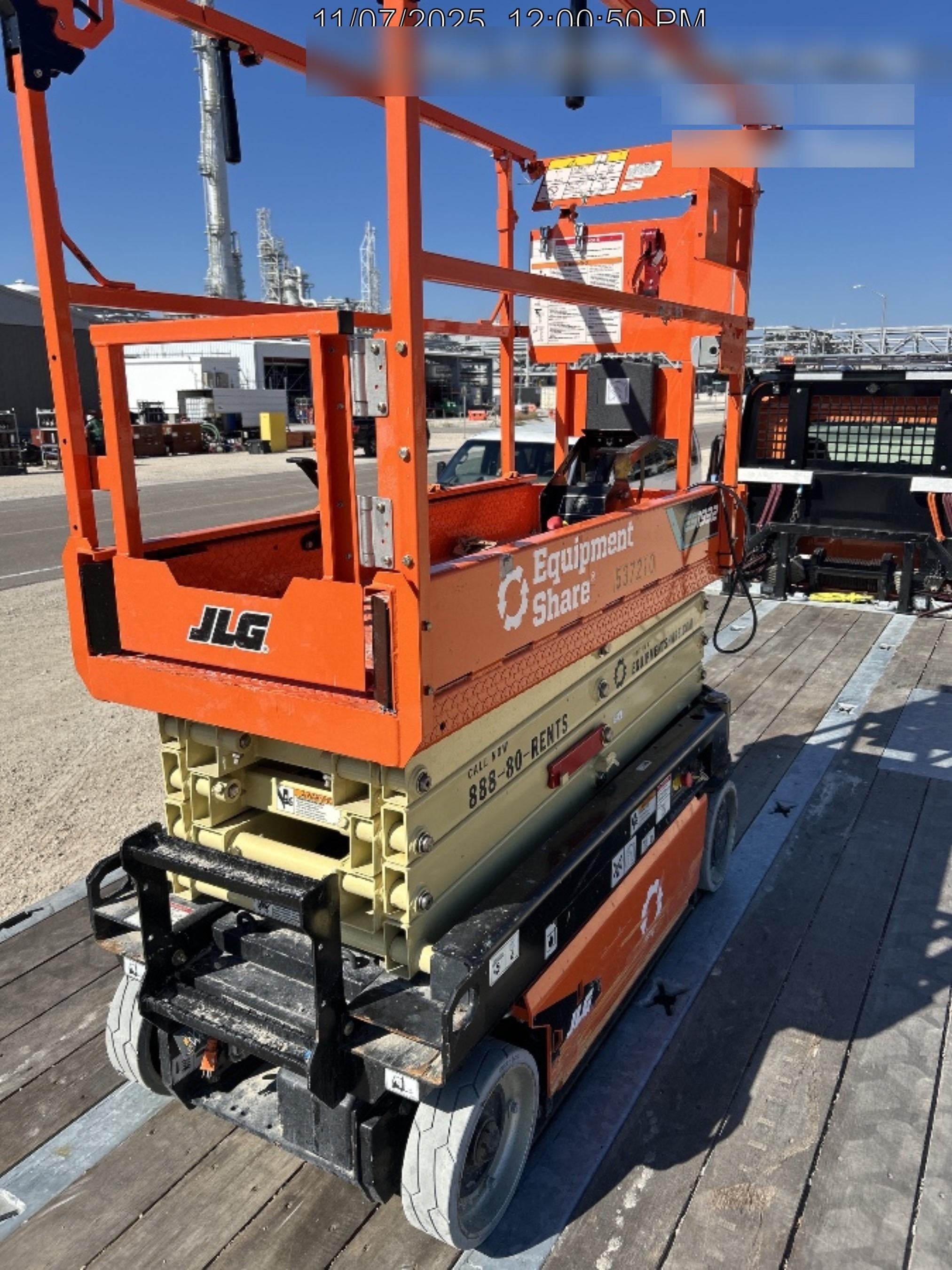 2025 JLG ES1932