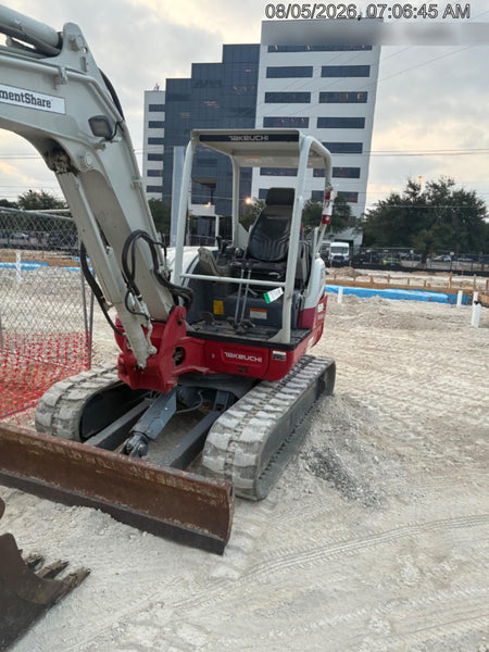 2022 TAKEUCHI TB250-2R