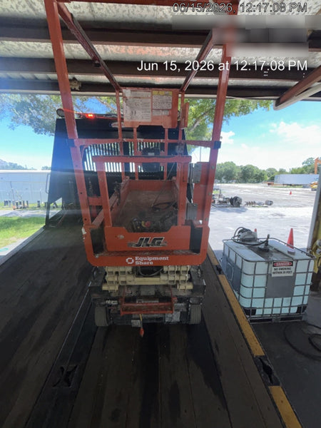 2022 JLG ES1330L