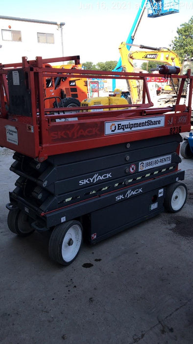 2018 Skyjack SJIII-3226 Skyjack SJIII3226 Scissor Lift w/Trojan Batteries