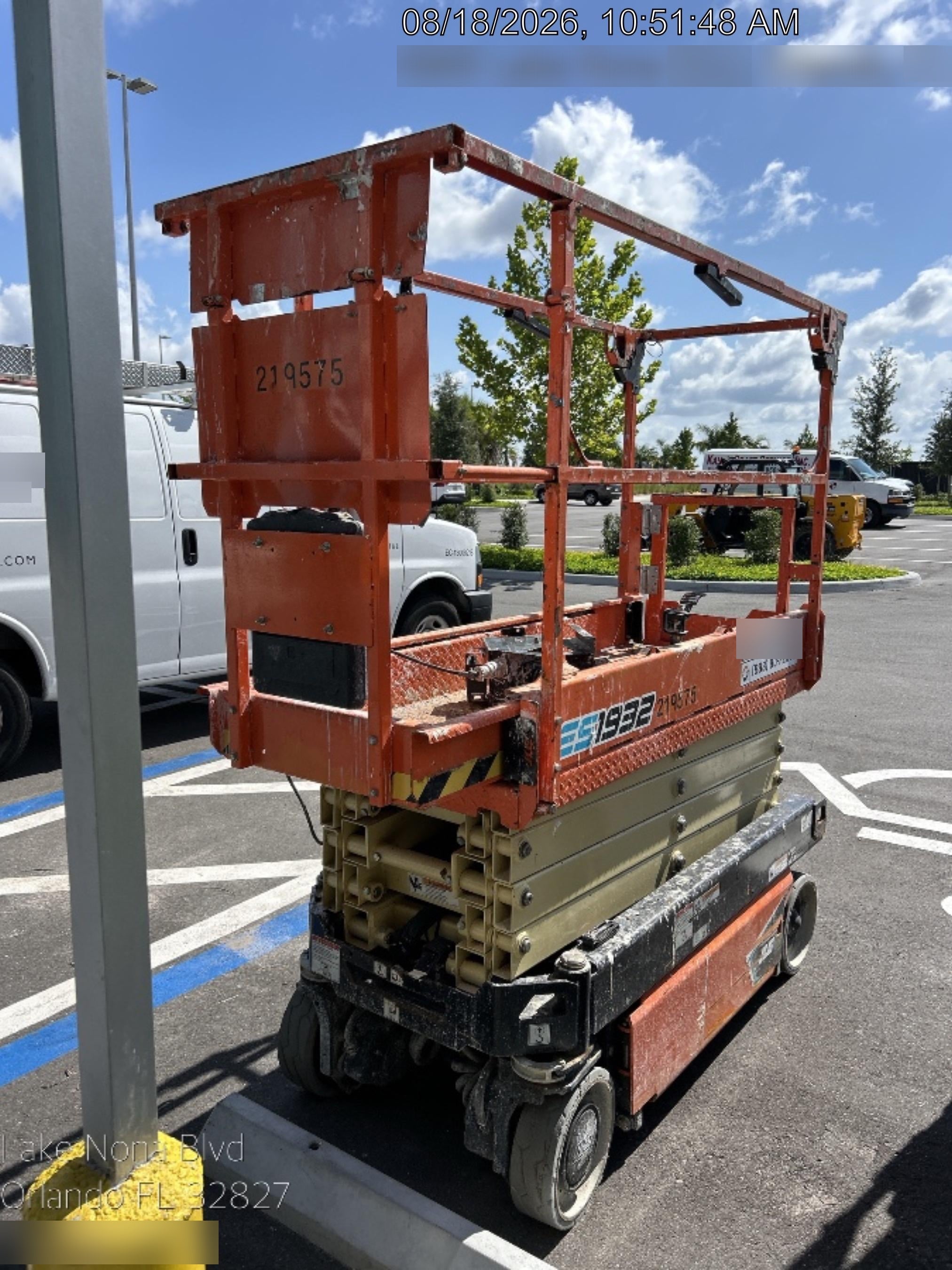 2022 JLG ES1932