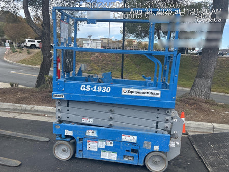 2020 Genie GS-1930 Solid Non Marking Tires, Beacon, Folding rails with half height swing gate, 800W Inverter