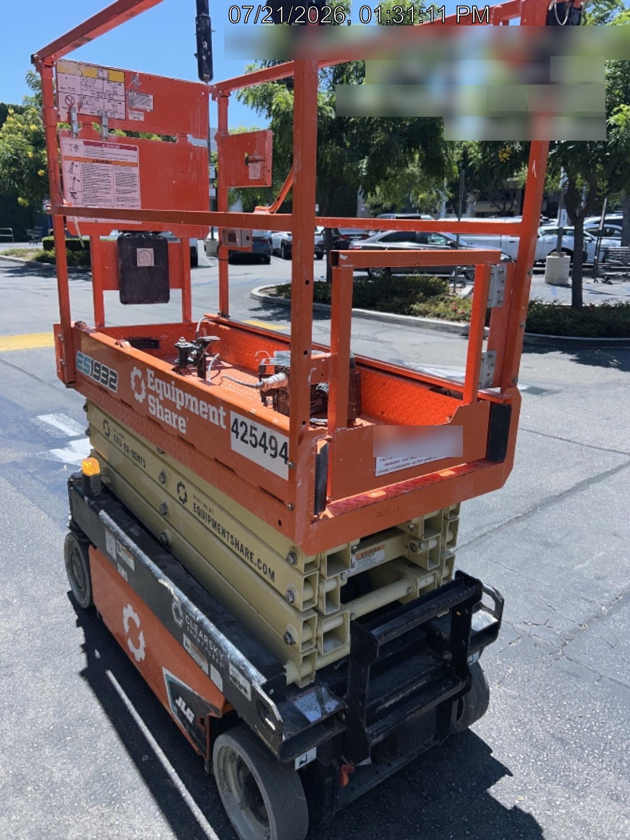 2024 JLG ES1932