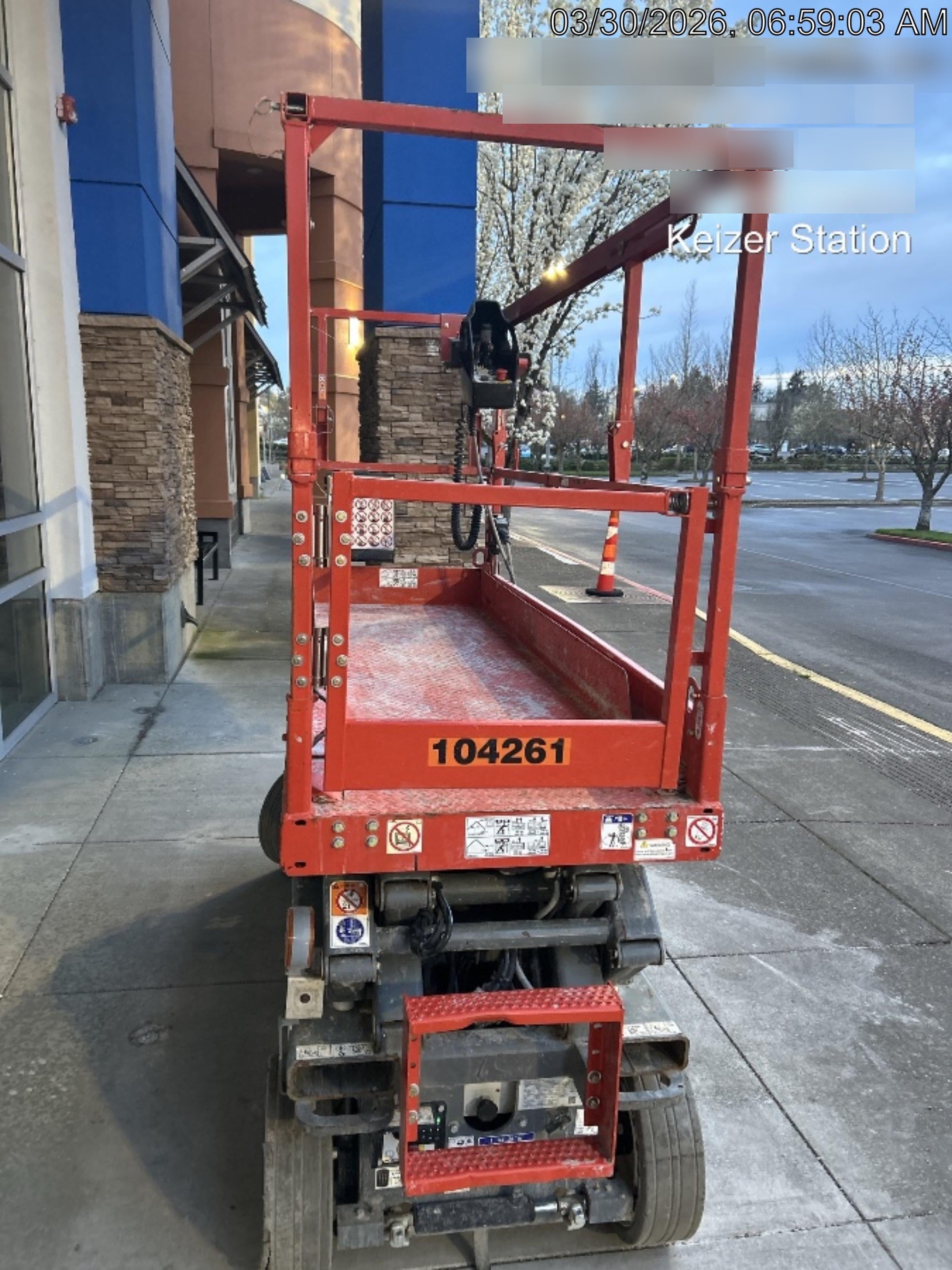 2020 Skyjack SJIII-3220 Solid NM Tires, Half height spring hinged entry gate, Dual Beacons, 6' Powered Extension Deck