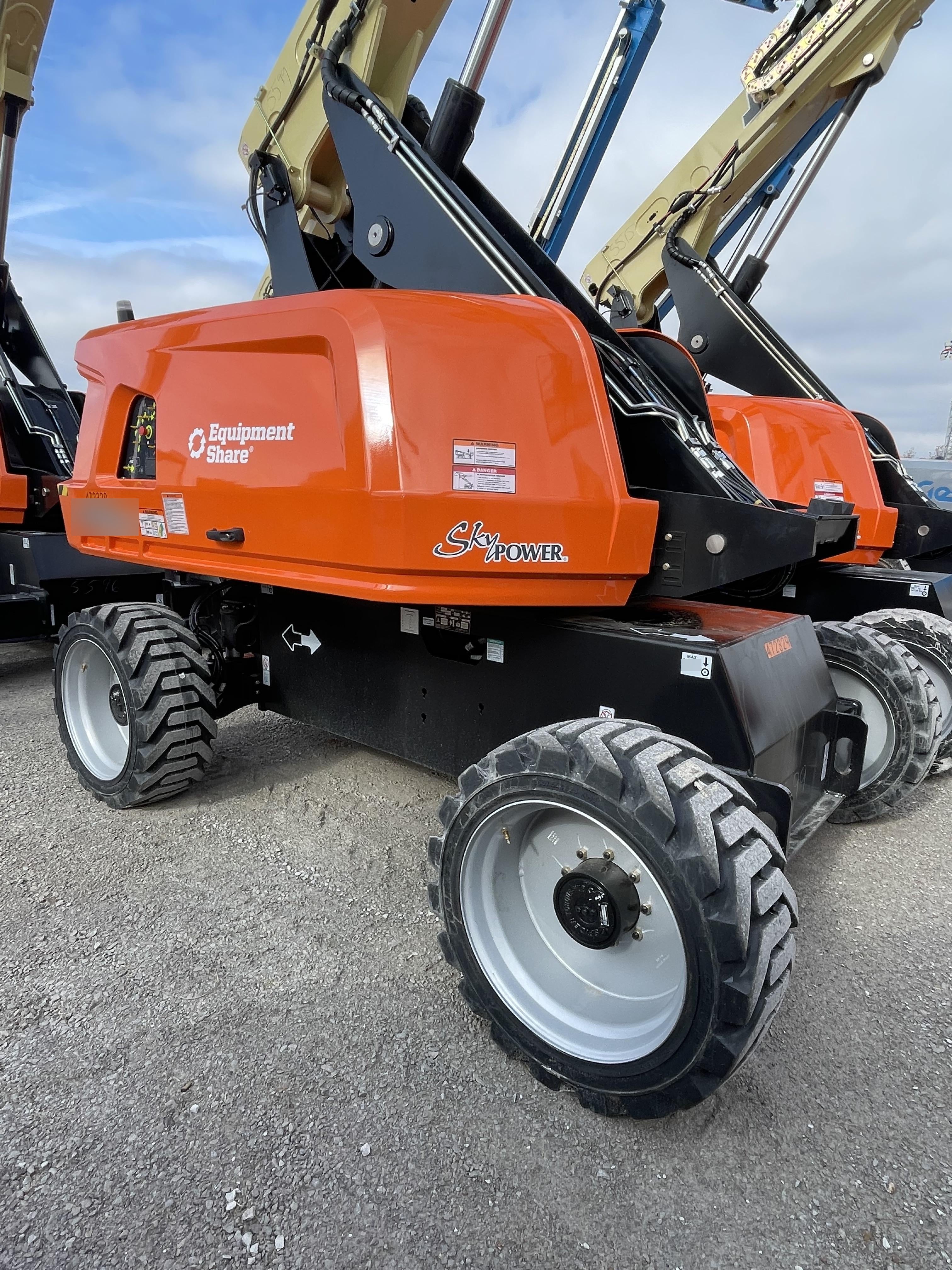 2024 JLG 660SJ