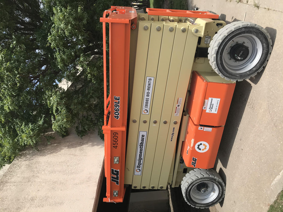 2019 JLG 4069LE