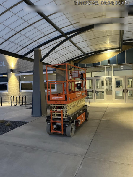 2022 JLG ES2632
