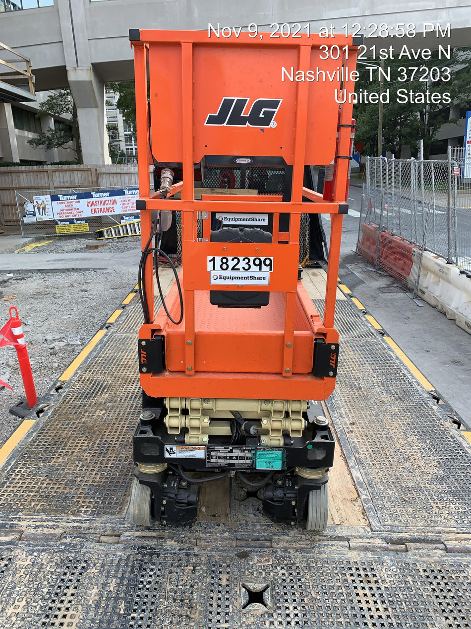 2021 JLG ES1330L