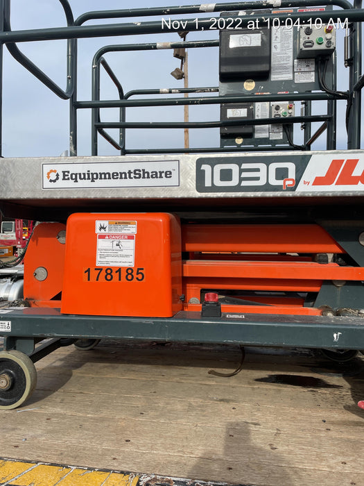 2021 JLG 1030P