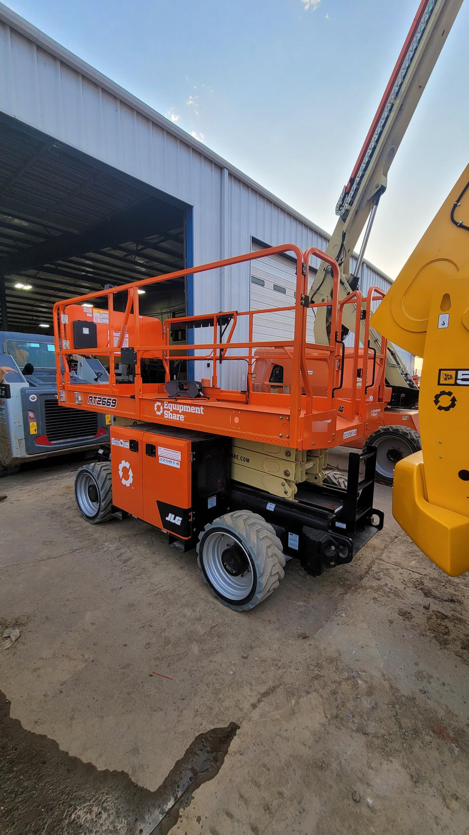 2023 JLG RT2669
