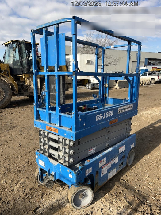 2020 Genie GS-1930 Solid Non Marking Tires, Beacon, Folding rails with half height swing gate, 800W Inverter