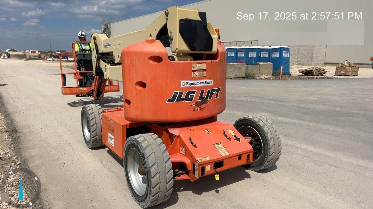 2019 JLG E450AJ
