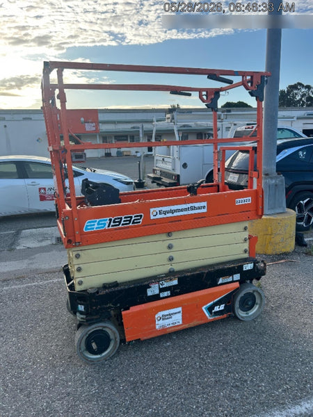 2022 JLG ES1932