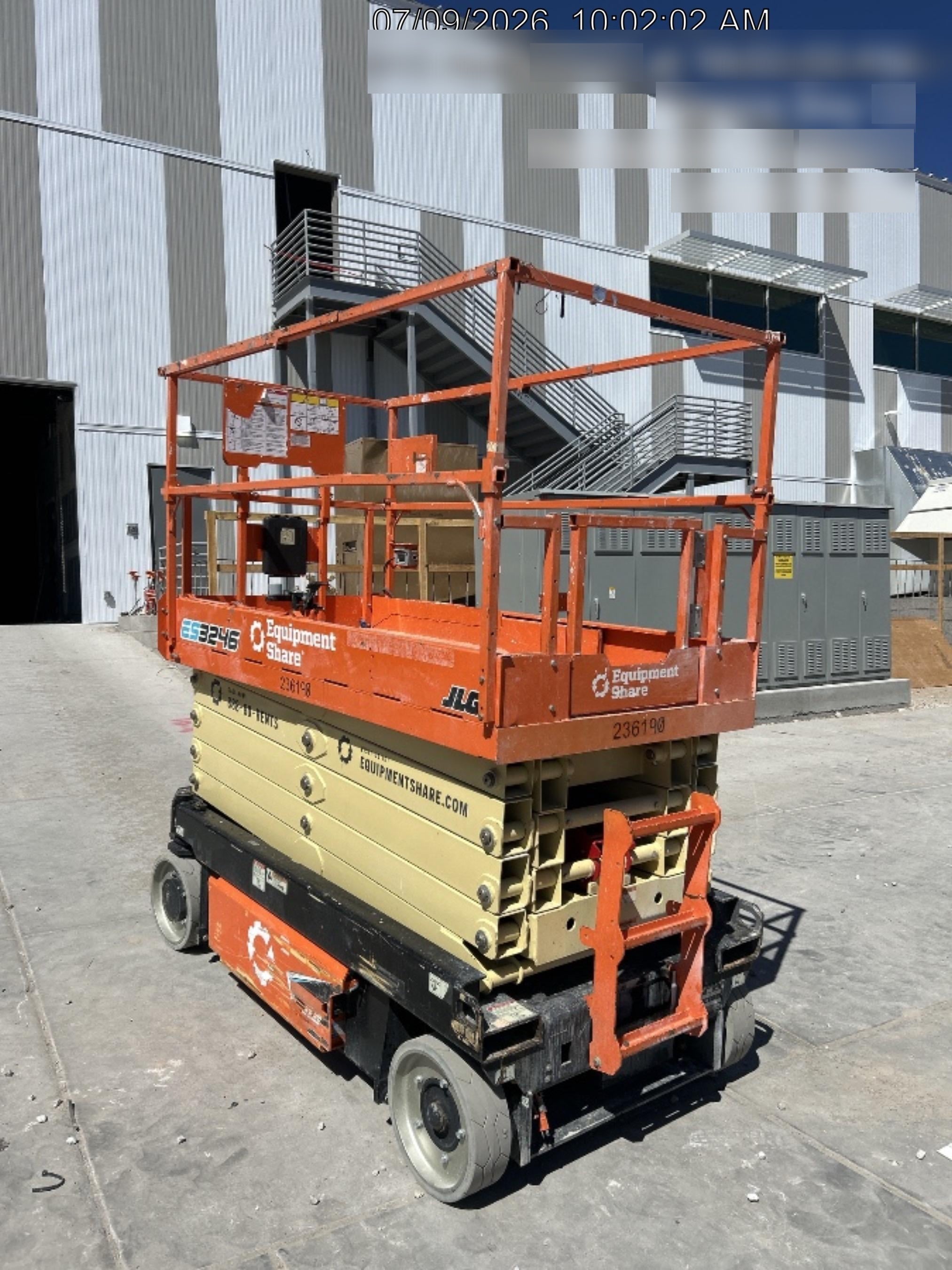 2022 JLG ES3246