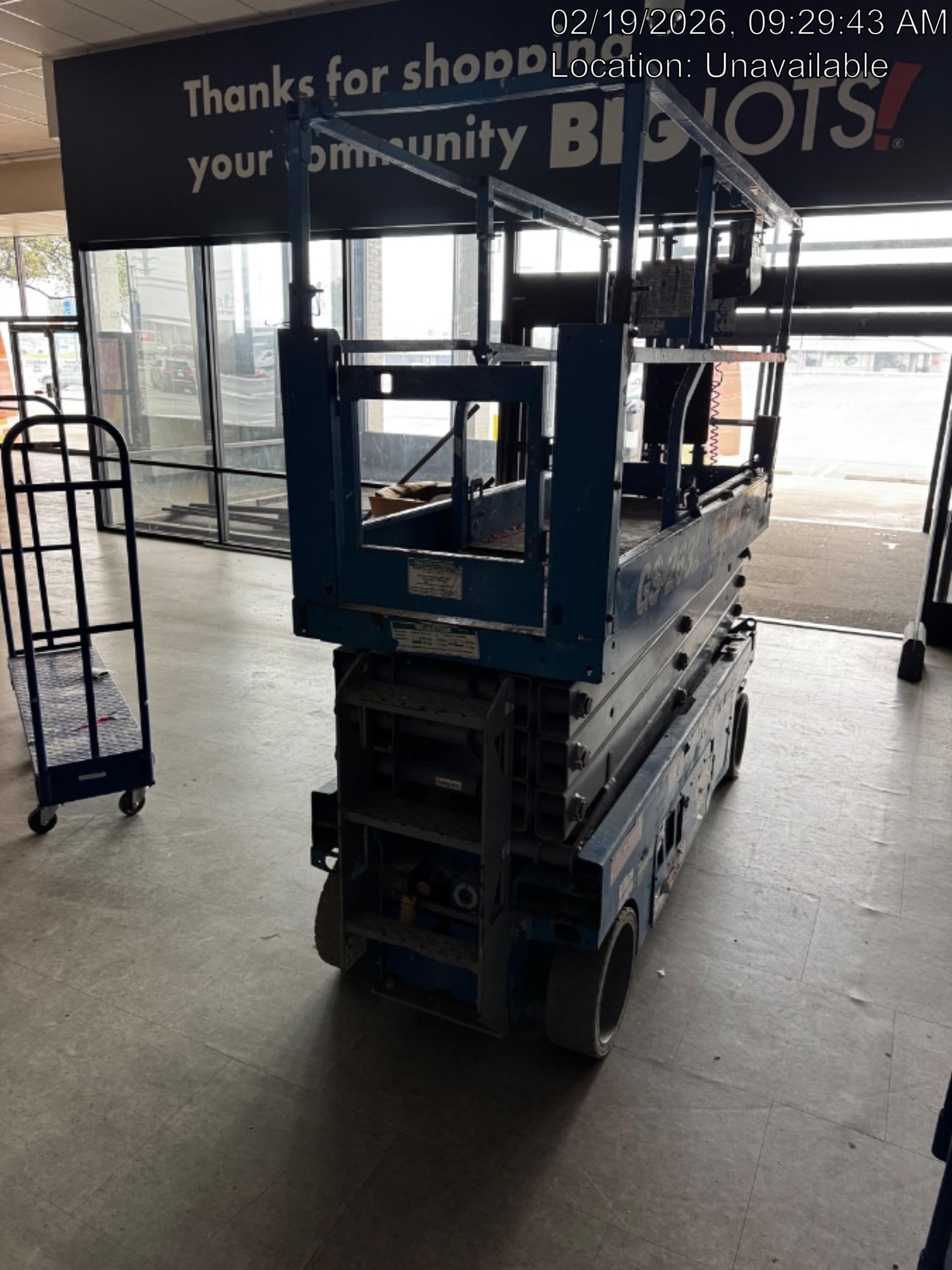 2019 Genie GS-2632 Folding rails with half height swing gate