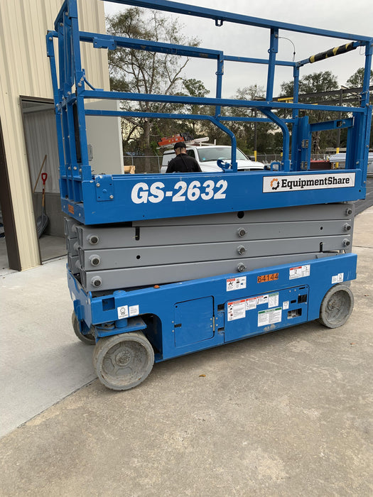 2020 Genie GS-2632 Standard, Folding half height swing gate