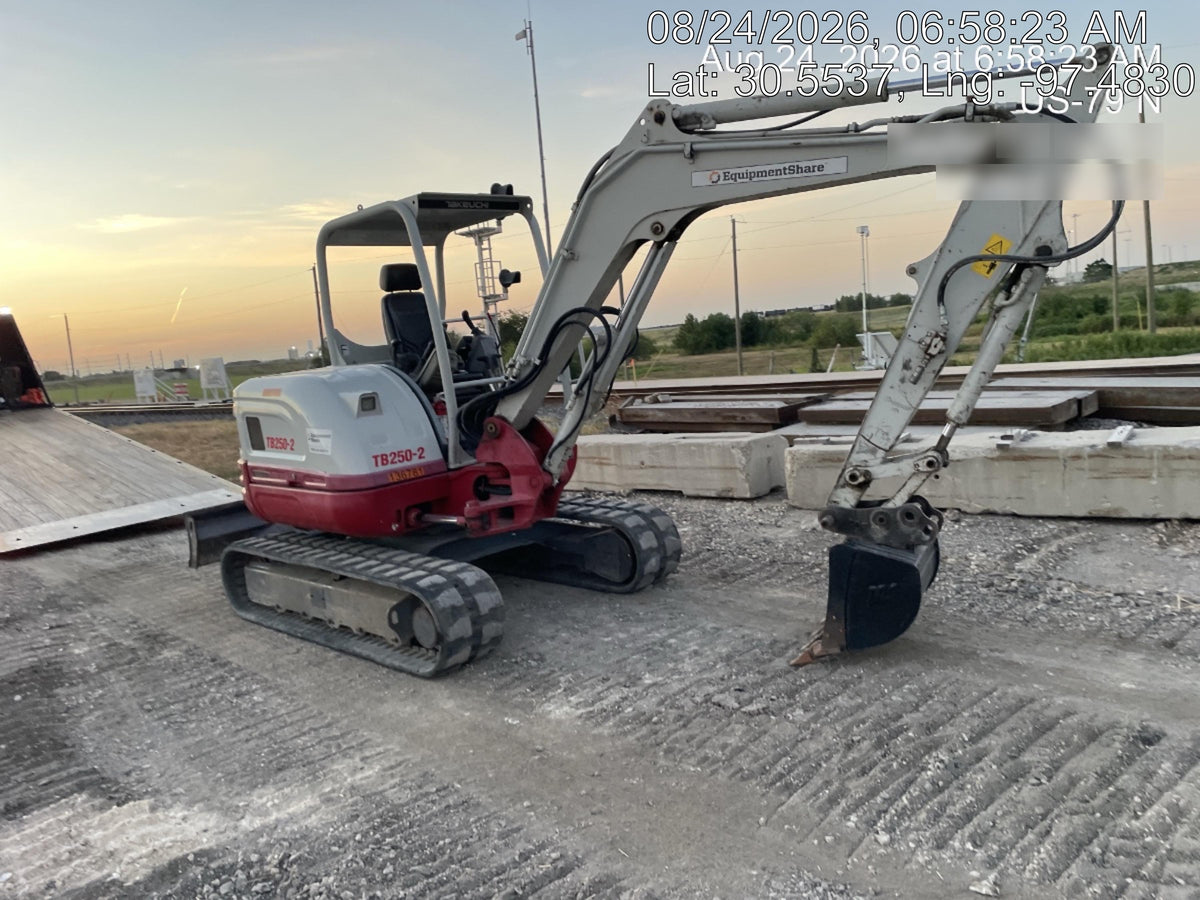 2021 TAKEUCHI TB250-2