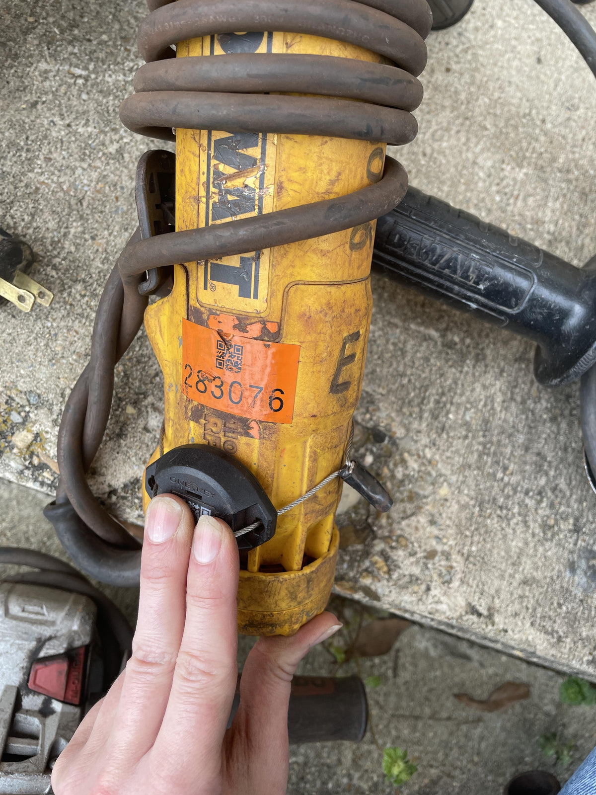 2022 DEWALT DWE402N