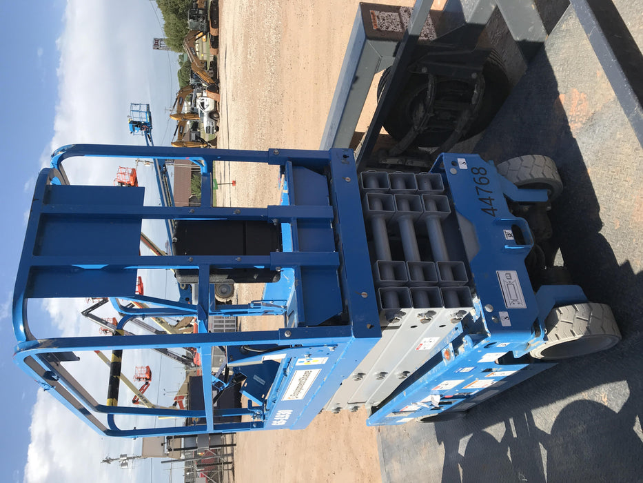 2019 Genie GS-1930 Fixed rails with chain Entry