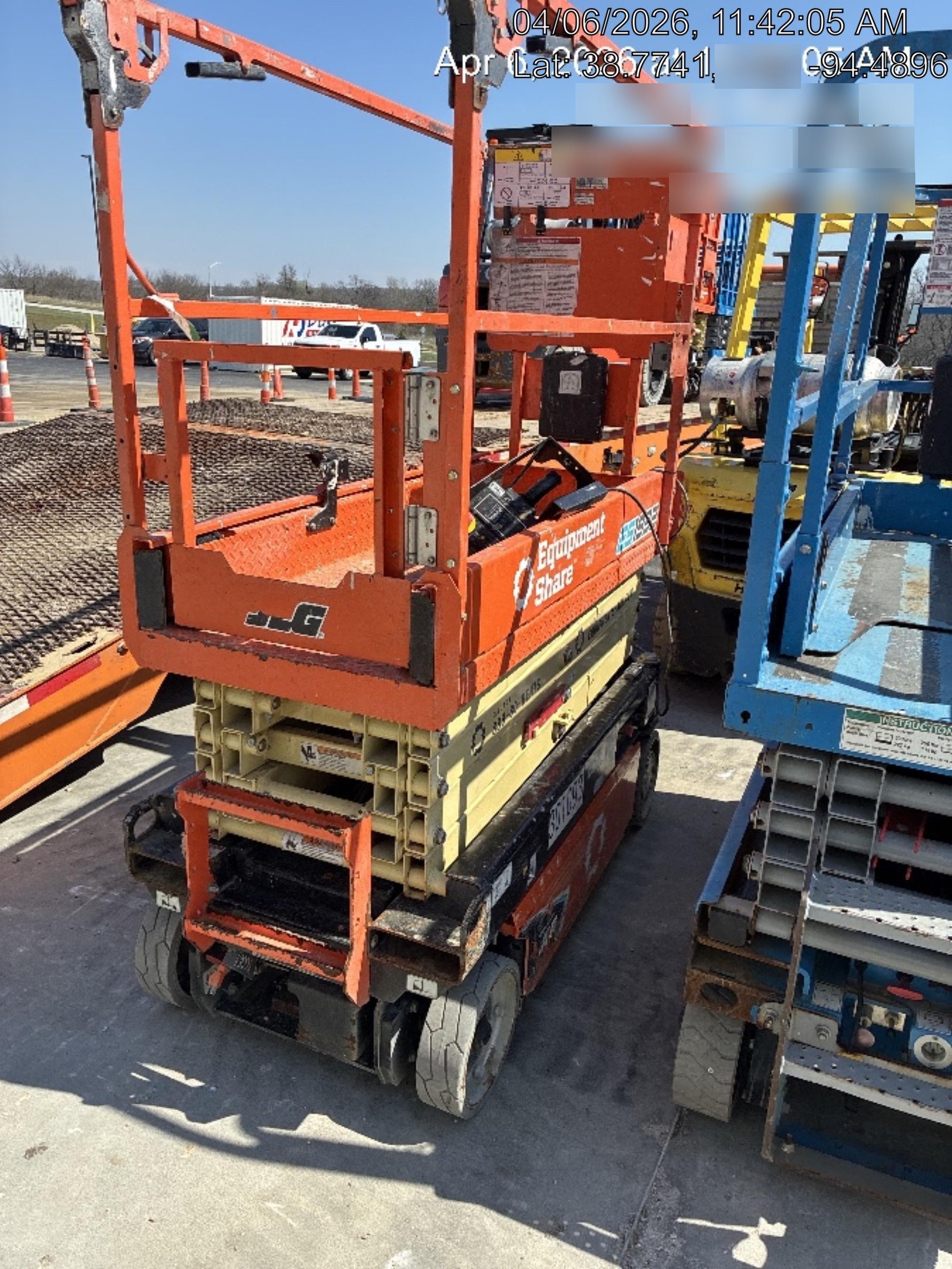 2023 JLG ES1932