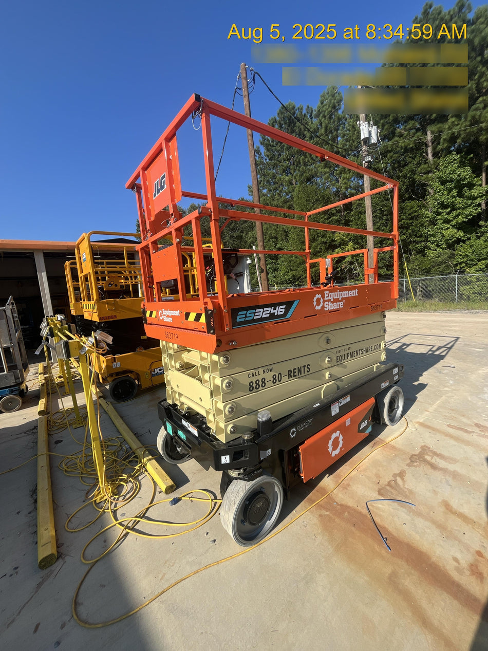2025 JLG ES3246