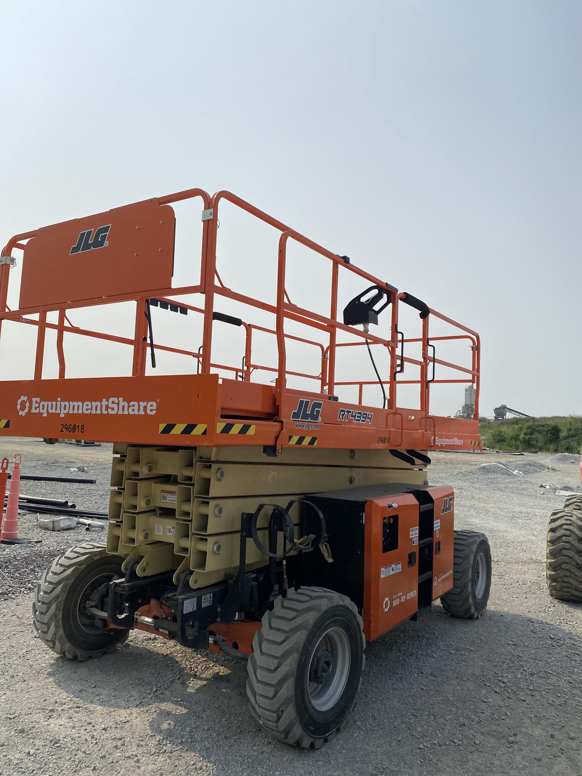 2023 JLG RT4394
