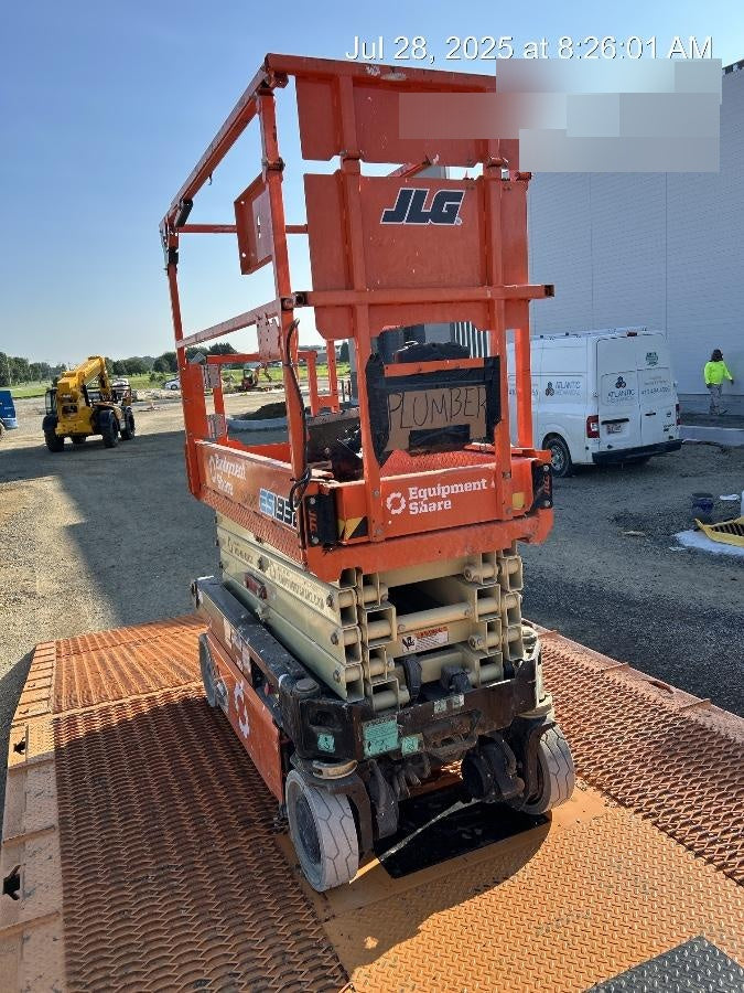 2022 JLG ES1932