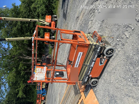 2021 JLG ES1330L
