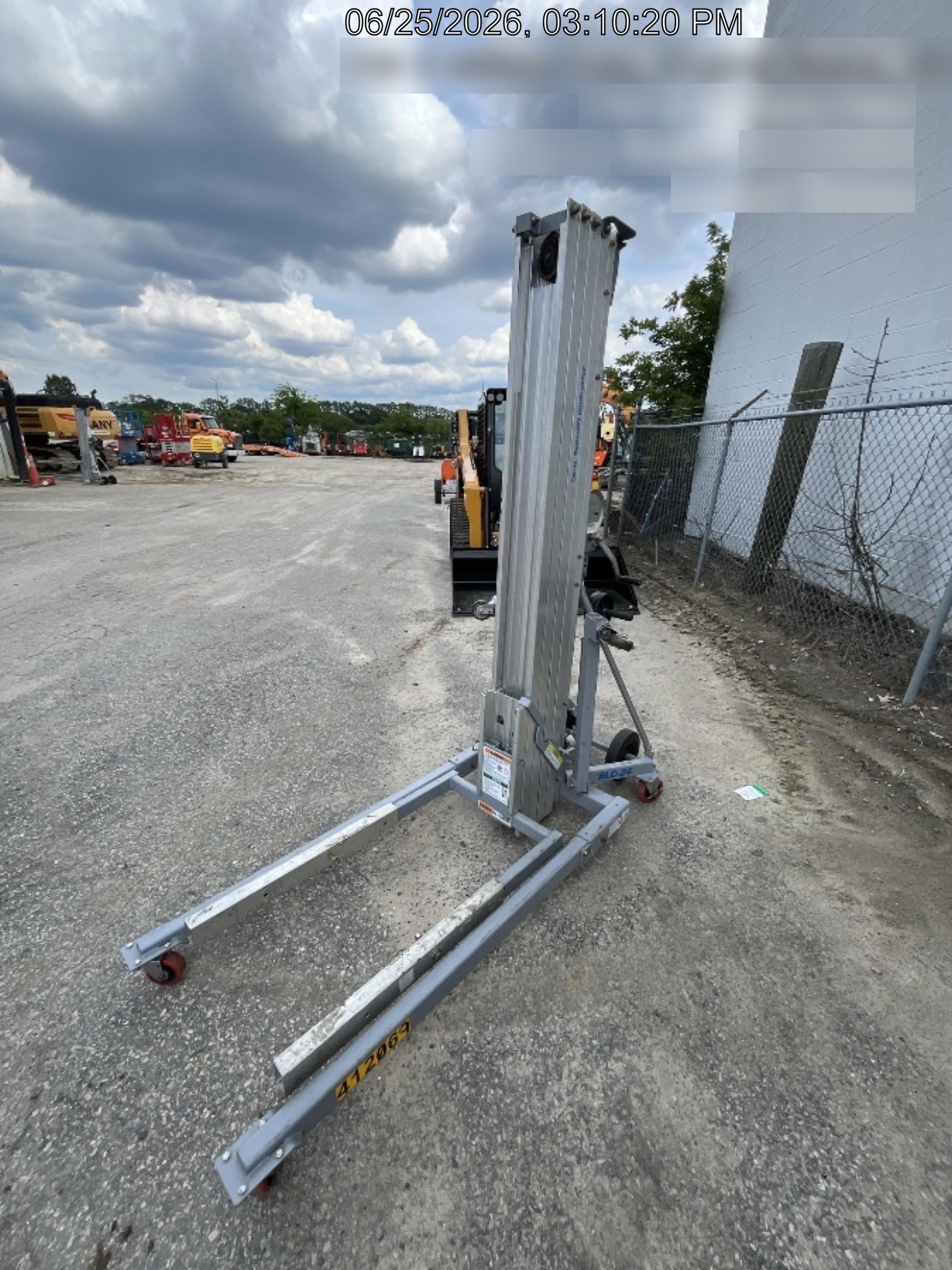 2024 GENIE SLC-24